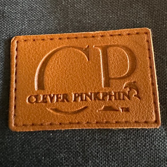 CLEVER PINKPHIN multi-purpose car trashcan/storage, hang on headrest, waterproof - Picture 4 of 4